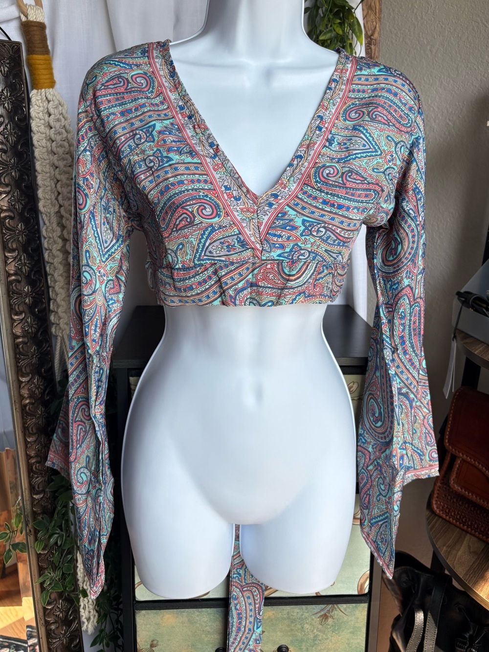 Rhea NWT Silk Blend Blue Paisley Open Back Tie Bell Sleeve Crop Top OS Petite